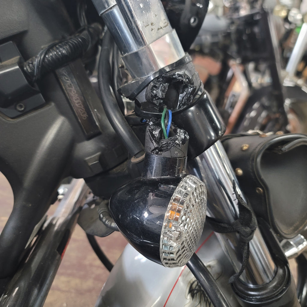 Yamaha Raider XV1900 Left Right Front Turn Signal Rubber Fork Mount Stalk 2008-2016