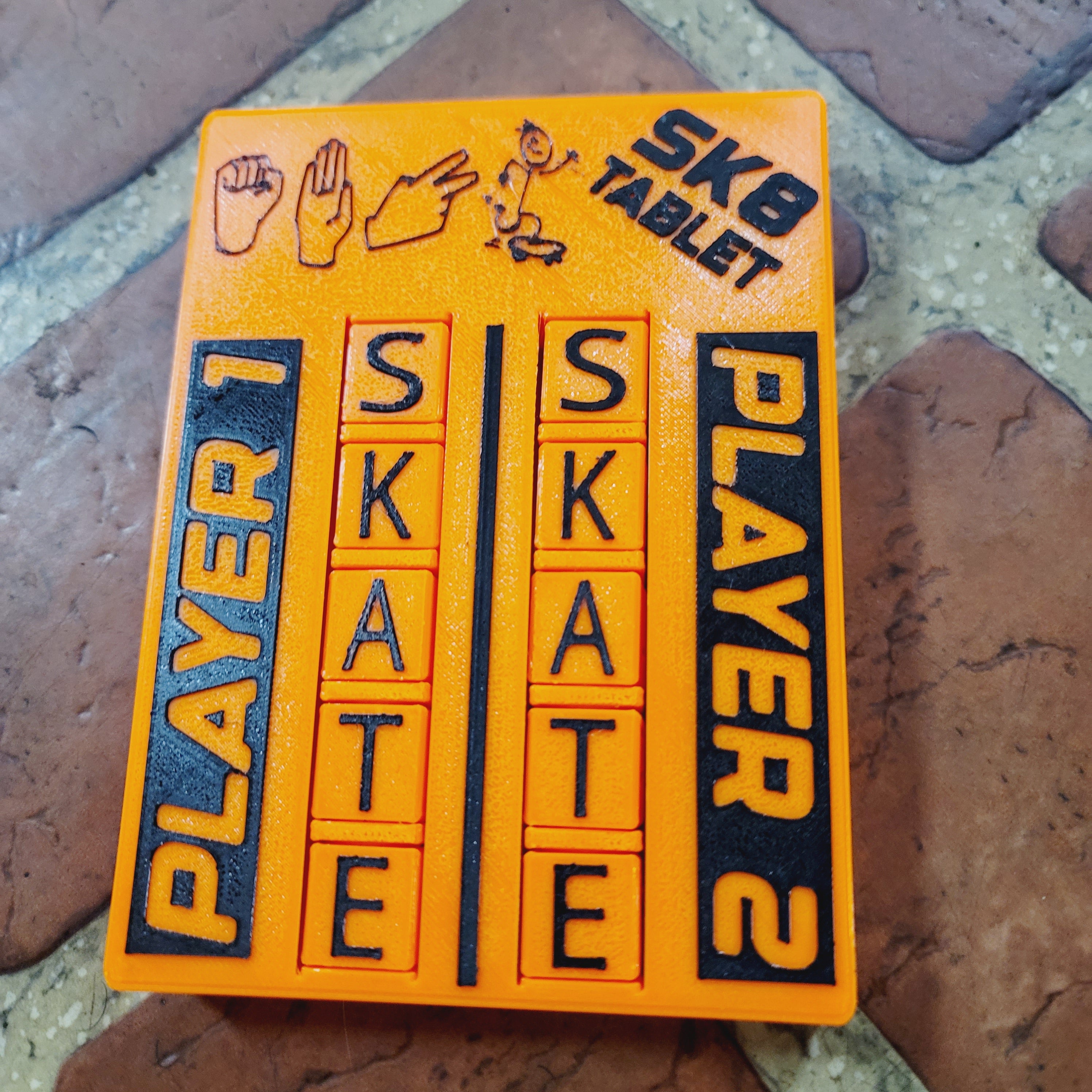 Sk8 Tablet – Pocket Scoreboard for S.K.A.T.E. Game | Skateboard Game Tracker | SKATEBOARD Letters Spinner